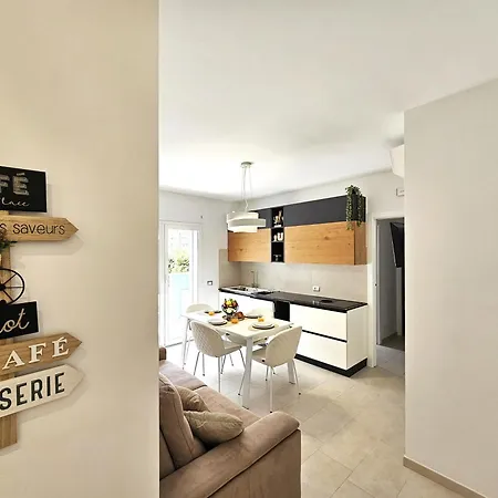 Grey House 4 100mt Dal Mare Apartment *