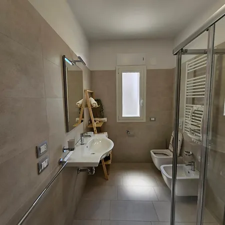 Grey House 4 100mt Dal Mare *