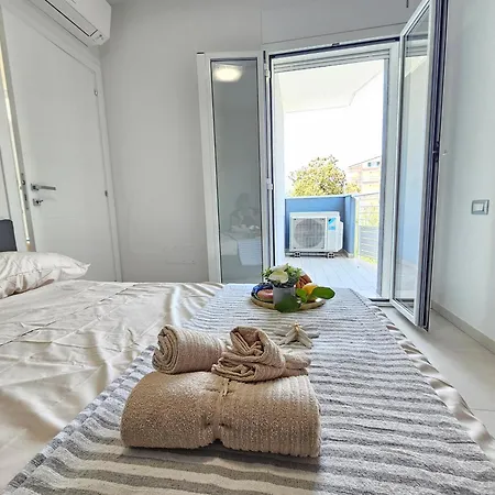 Grey House 4 100mt Dal Mare Apartment