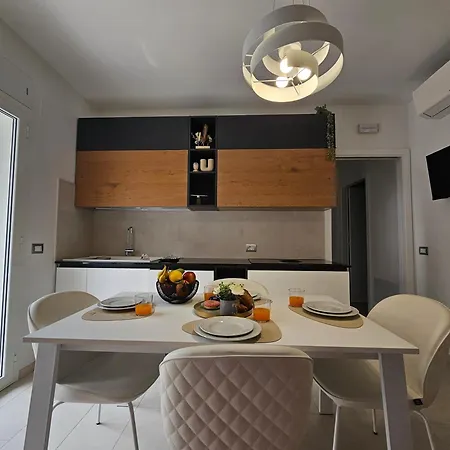 Grey House 4 100mt Dal Mare *